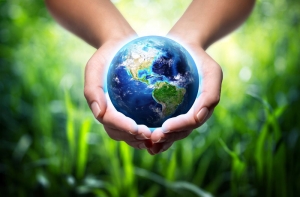 earth-in-hands